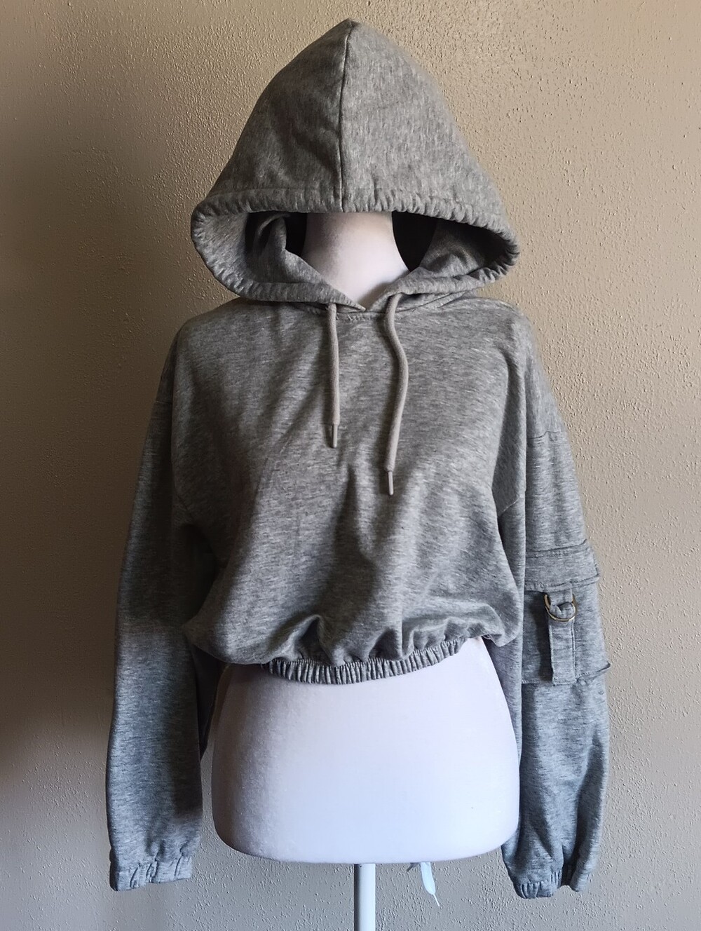 Cropped Elastic Waist Light Gray Hooded Sleeve Pocket Sweatshirt, Iris Large